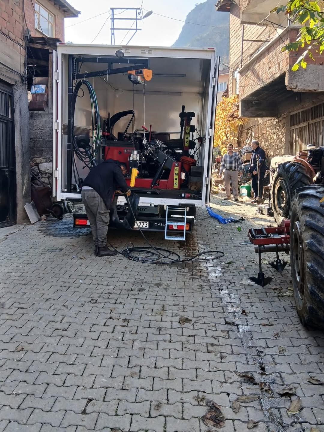 Ağır vasıta lastik tamir işlemi