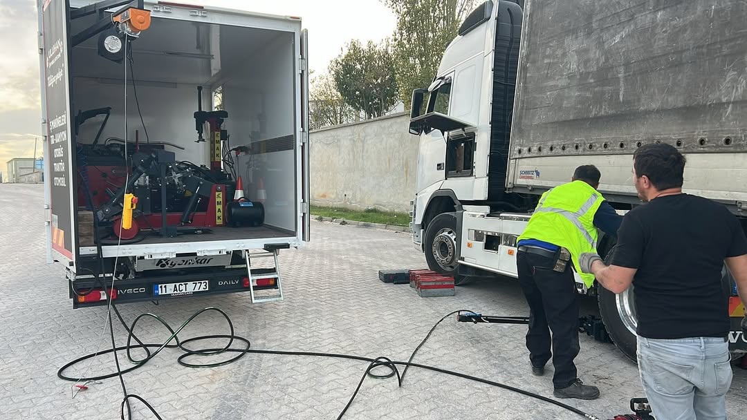 Sahada lastik tamir hizmeti